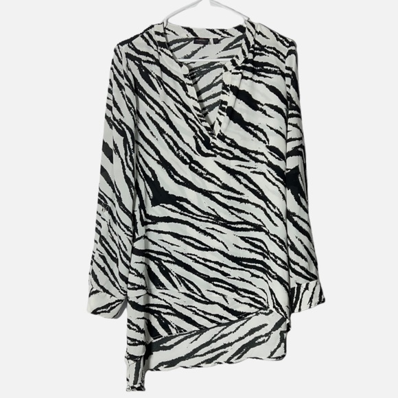 Rafaella Tops - ❤️❤️ Rafaella Womens long roll tab sleeve animal print tunic blouse❤️❤️